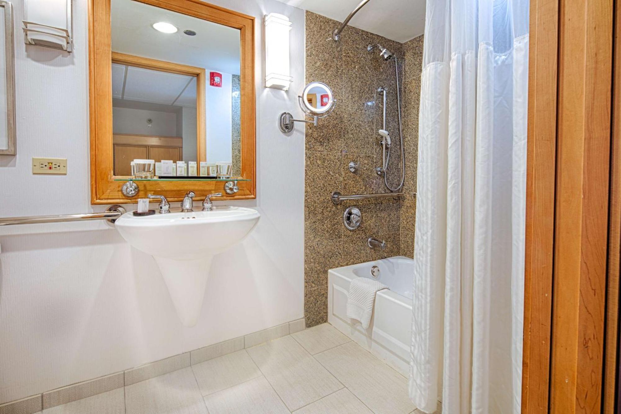 Embassy Suites By Hilton Chicago O'Hare Rosemont Extérieur photo